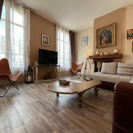 Cote Chateau - Grand Appartement Au Coeur De Blois Exteriör bild